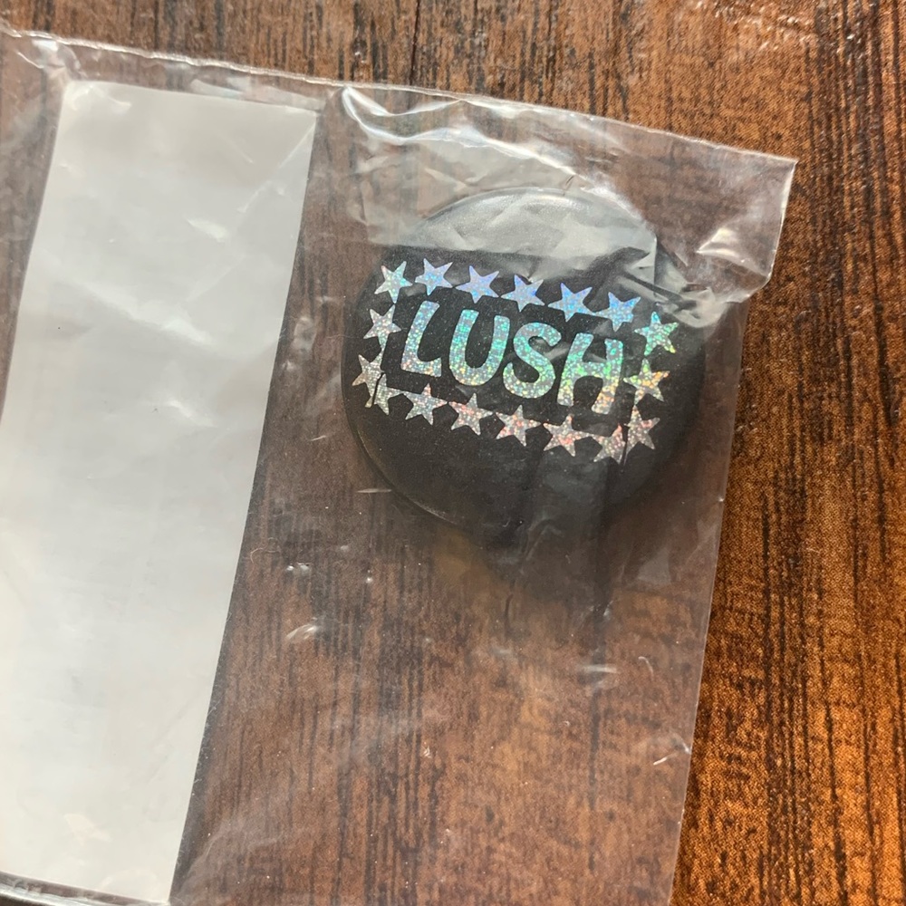 NWT Supreme Lush pin